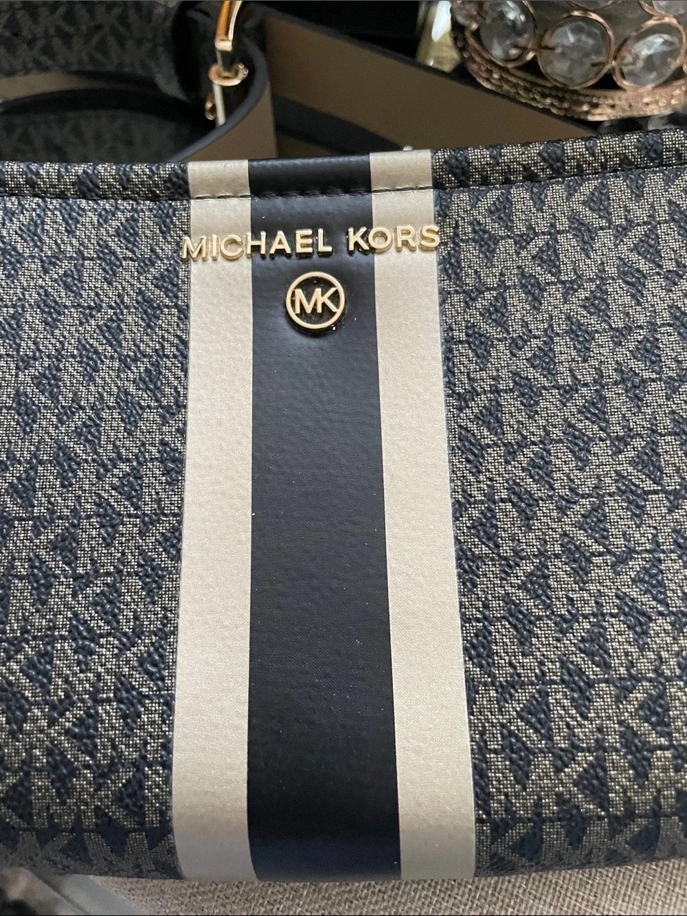 ✨🤎🖤Michael Kors Black and Cream MK Logo Stripe Crossbody Belt Bag🖤🤎✨LIKE NEW